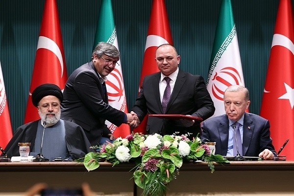 The agreement to connect Iran and Türkiye electricity networks was signed