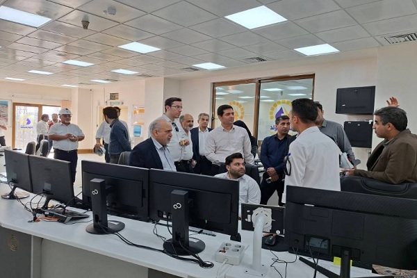 در بازدید مدیرعامل شرکت مدیریت شبکه برق ایران مطرح شد: رفع مشکل گاز نیروگاه پاسارگاد قشم و تسریع در احداث واحد بخار نیروگاه